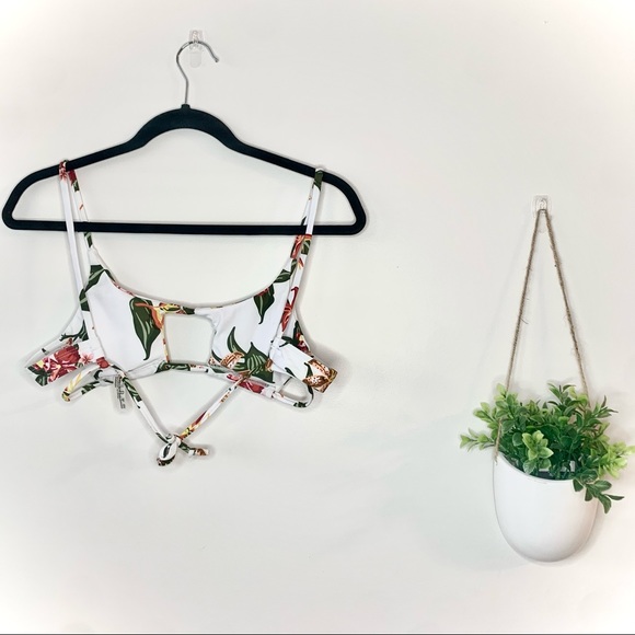 ZAFUL Cutout Floral Tie Side Bikini Top - Picture 4 of 5